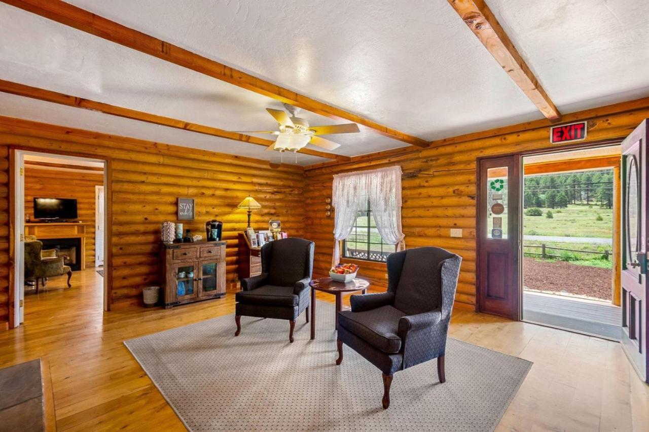 Quarter Horse Inn & Lodge Уилямс Екстериор снимка