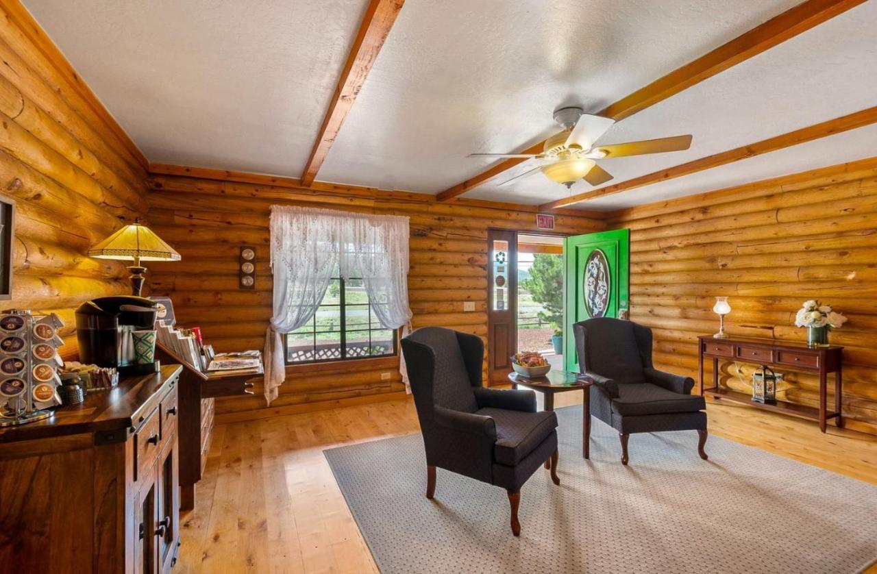 Quarter Horse Inn & Lodge Уилямс Екстериор снимка