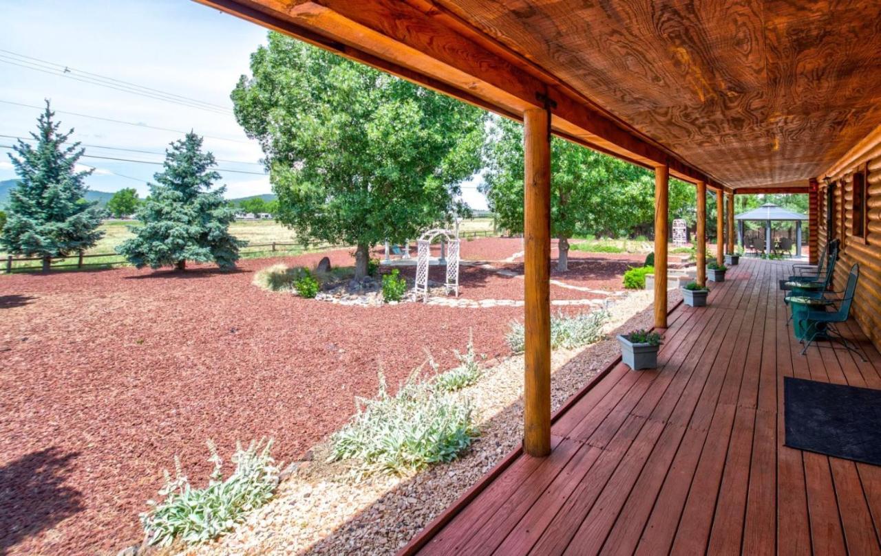 Quarter Horse Inn & Lodge Уилямс Екстериор снимка